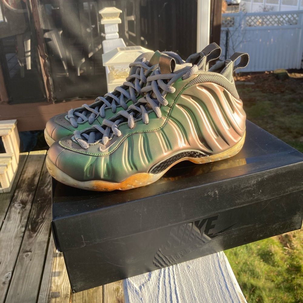 Nike Foamposite One PRM Shine size 8 Mens.